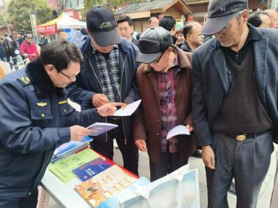 武当山开展防范“不合理低价游”普法宣传活动