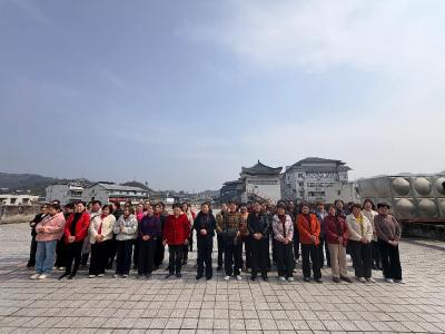 武当山特区供销社组织开展庆“三八”主题活动