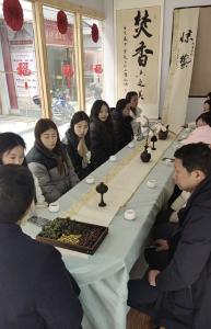 武当山导游队伍沉浸式修习香文化