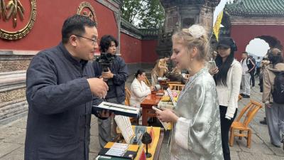 外籍博主团打卡武当山