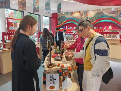 武当山特色文创出圈 成为假日消费新亮点