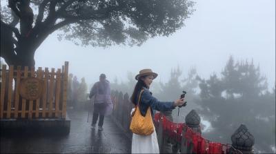 文旅达人组团探秘武当 为高铁游预热造势