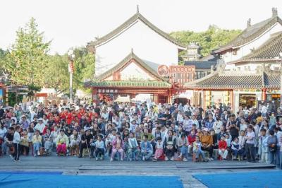 武当山:武术展演添活力 人文魅力引客留