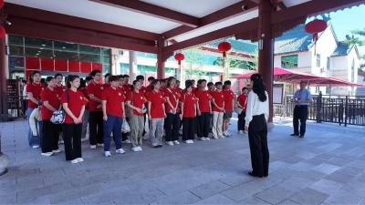 武当山特区：文明旅游志愿者护航端午假期