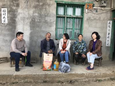 省社科联党组成员、副主席安向荣带队到苏家寨村调研指导精准扶贫工作 