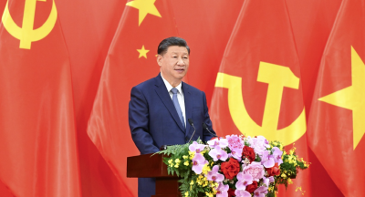习近平同越共中央总书记阮富仲共同会见中越两国青年和友好人士代表
