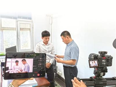 锲而不舍落实中央八项规定精神，推进作风建设常态化长效化① 增强作风教育针对性实效性