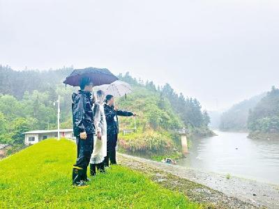 纪检监察机关闻“汛”而动 筑牢防汛救灾堤坝