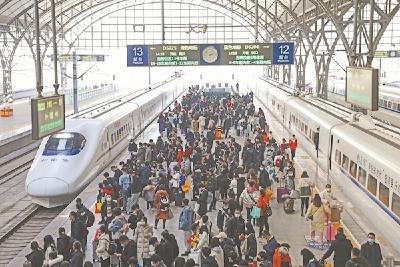 2023年春运首日客流量同比增长18% 武铁三大站发送旅客13.5万人次