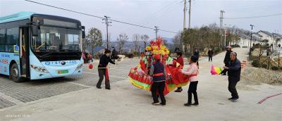 湖北6000多条公交运营线路串村连镇，让农民“出家门、上车门、进城门”