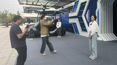 公司融媒体新闻中心武汉一支部开展“科技东风宣传在一线”主题党日活动