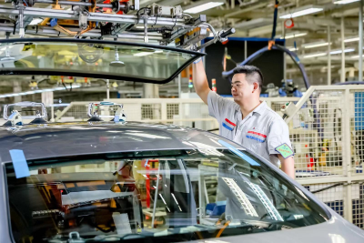 神龙公司武汉工厂总装分厂内饰一工段班长阮志祥荣获班组长管理技能项目冠军——  努力造就实力