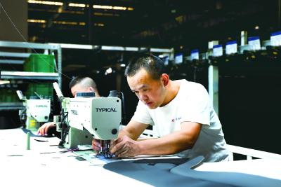 喧嚣中有“静谧”——走进东风佛吉亚内饰武汉工厂