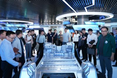 中国信科“青马班”走进东风技术中心