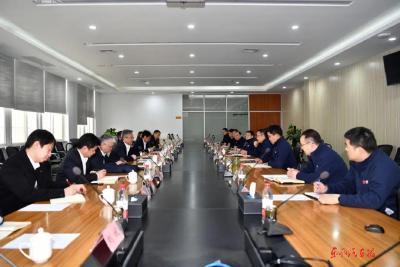 东风鸿泰与中汽中心开展业务交流