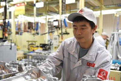 妙手回春的“设备医生”  ——记东风公司2023年度劳动模范、东风轻型发动机有限公司装备首席师夏泉