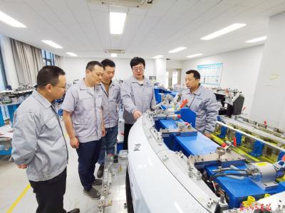 以智提质 降本增效——武汉燎原模塑有限公司协作机器人的应用实践