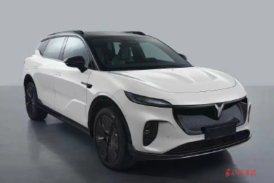 岚图全新纯电SUV续航可达900公里