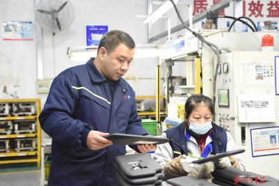 【走进春天里】东风延锋十堰公司：市场订单旺 开工干劲足