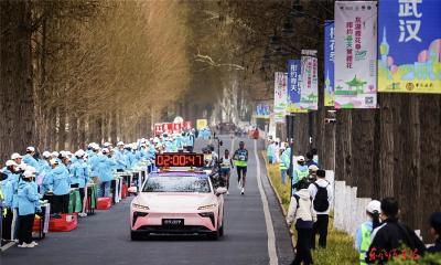 东风奕派领航2025武汉马拉松