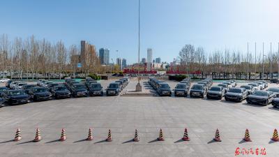 岚图与天津市交接深度体验公务用车