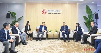 共商合作共促发展 上海车展东风展台高朋云集