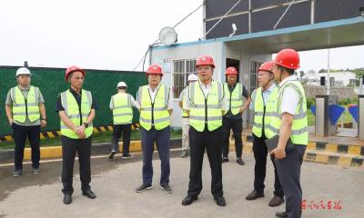 黄勇调研东风汽车一体化压铸智能工厂