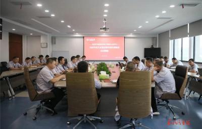 东风特商举行第二期学习教育读书班