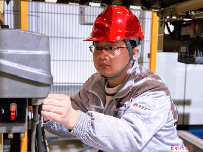 撑起设备安全“守护伞”——记东风鸿泰资源循环公司成都工厂装备技术工程师殷圣普