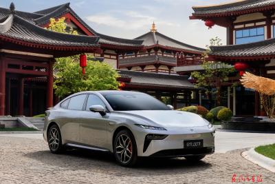 2025款东风奕派eπ007焕新上市：推出9款车型，售价11.59万元起