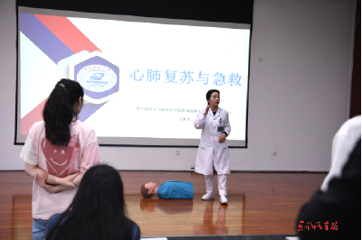 东风进出口开展境外安全管理警示教育