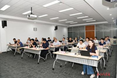 东风鸿泰加强“三核六型”班组建设