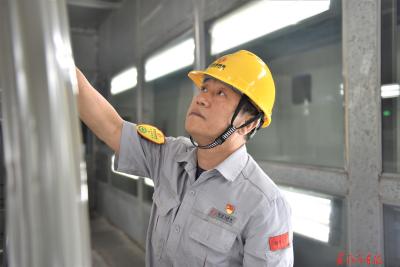 干一行 精一行——记公司优秀共产党员、东风商用车整车工厂车身涂装车间主任王凯