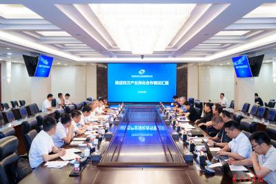中国兵器工业集团副总经理史志荣访问东风