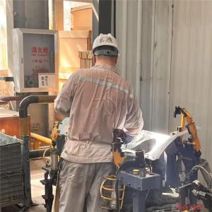 奋斗的背影