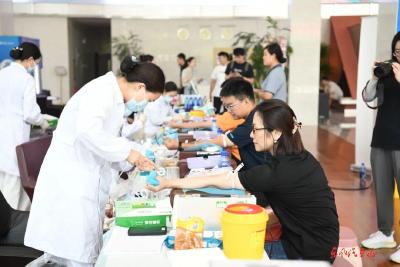 东风汽车研发总院连续16年开展无偿献血活动