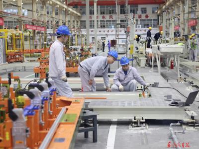 东风科技干部员工双节假期坚守岗位稳生产保交付