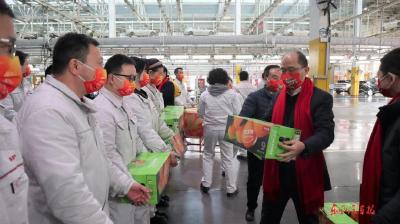 东风日产襄阳工厂开展年底冲刺慰问