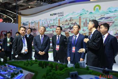 东风汽车连续第八次参加进博会