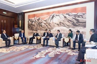 Stellantis集团执行副总裁奥立维到武汉市政府访问并调研神龙汽车时强调：Stellantis集团大力支持神龙汽车发展