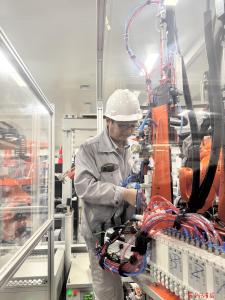 生产线的“硬核”卫士——记智新科技变速箱工厂维修工钱进