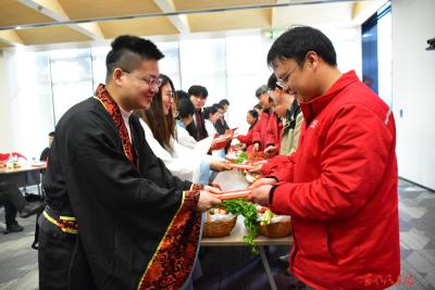 拜师学艺启新程