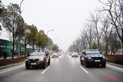 在奔跑中传递“打赢”的信念——直击东风汽车第四十一届职工接力赛