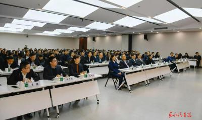 东风进出口公司2026年工作会召开，王俊出席