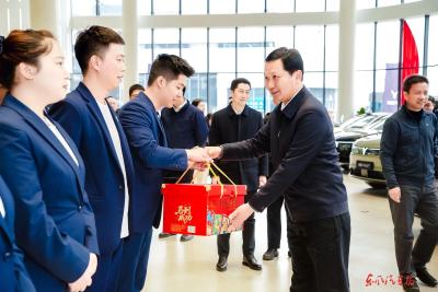 冯长军春节假期赴营销一线调研慰问：全力以赴誓夺一季度“开门红”