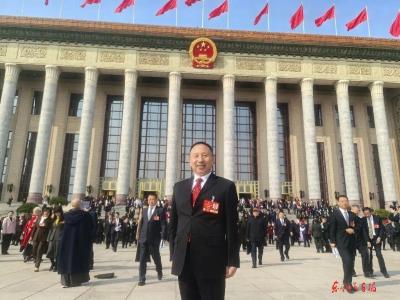 东风全国人大代表王建清赴京履职