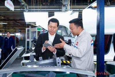 冯长军在神龙汽车调研时强调：激扬斗志 挑战更高目标