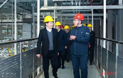 冯长军在武汉基地开展安全检查和调研时强调：强化安全生产责任落实 确保安全生产形势稳定