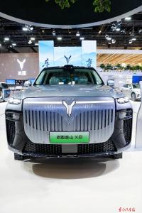 岚图泰山X8：以先进技术打造全新用户体验