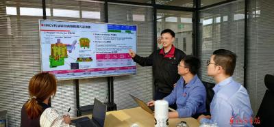 63项专利背后的“破壁者” ——记公司2025年度劳动模范、上海弗列加滤清器有限公司技术工程总监袁建军